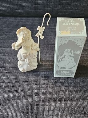 Avon Little Bo Peep Porcelain Figurine in Cream